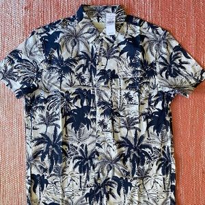 American Eagle Hawaiian Button Down Shirt